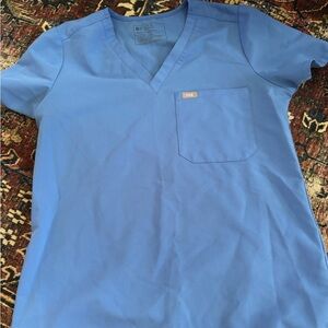 Figs Catarina One-Pocket Scrub Top in Ceil Blue in great condition.